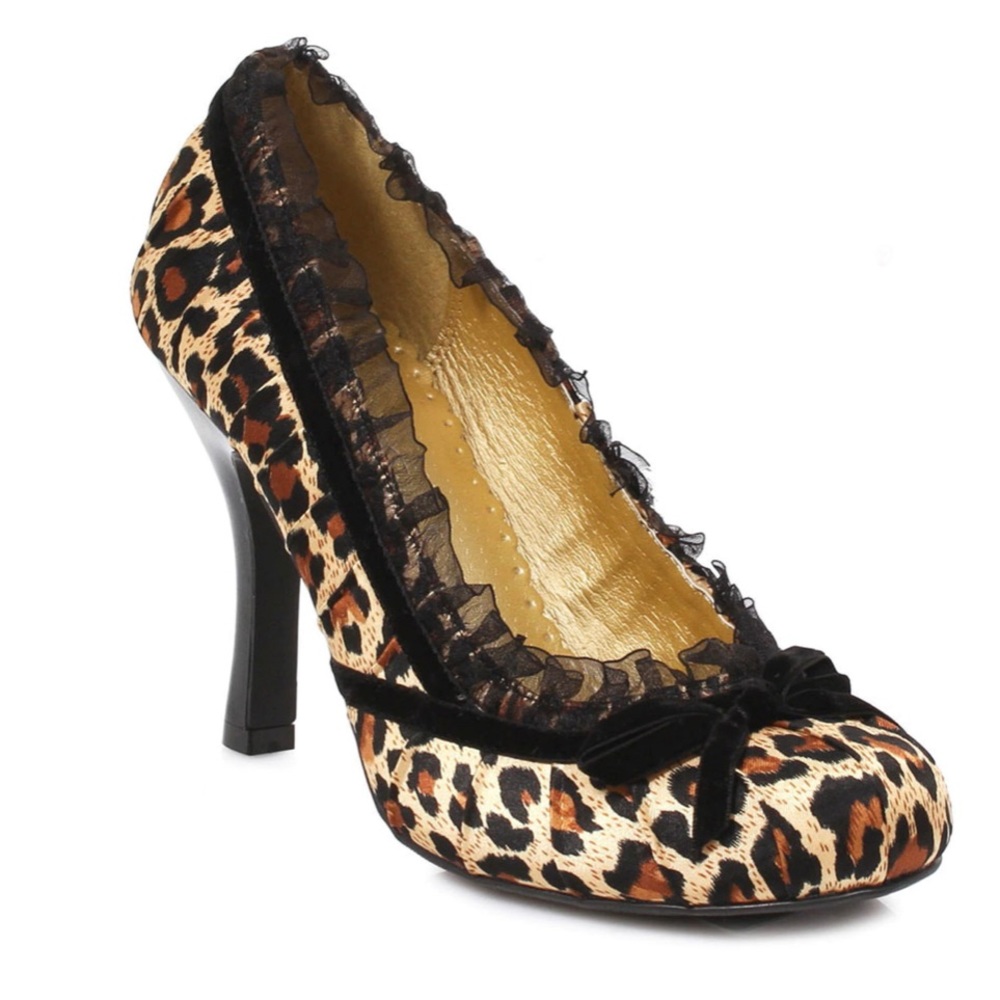 Satin Leopard Pump by Ellie 💛🖤